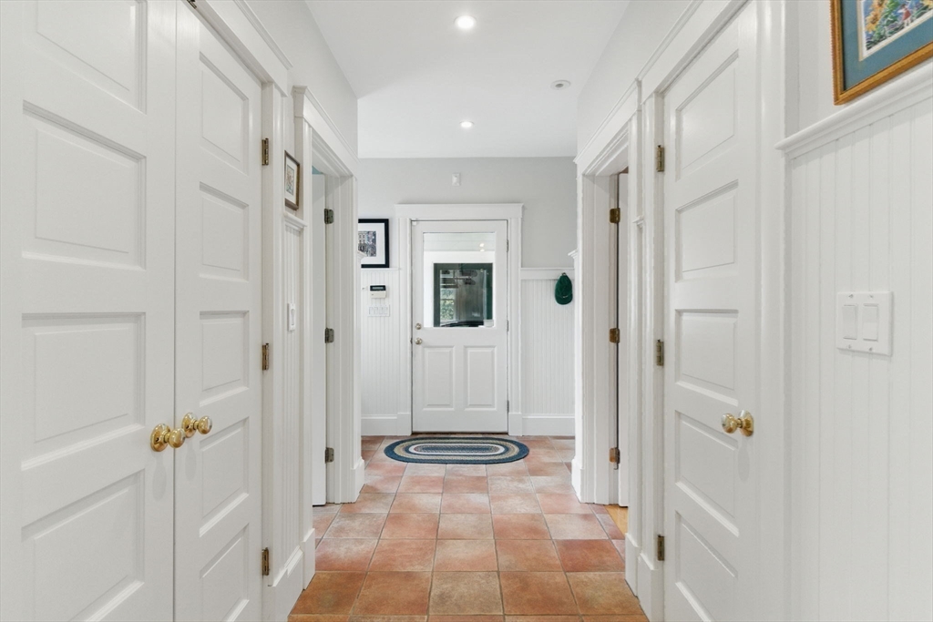 6 Foster Road Lexington, MA 02421 - Photo 14 of 40