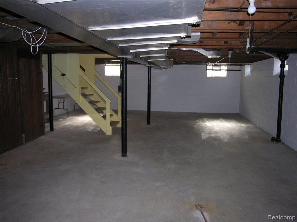 413 Touraine Road Grosse Pointe, MI 48236 - Photo 10 of 11 DSCN7956.JPG