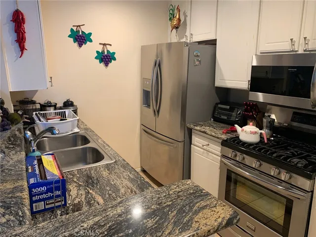 $520,000 | 18645 Hatteras Street, Unit 263, Tarzana, CA 91356