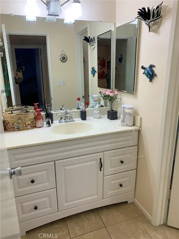 $520,000 | 18645 Hatteras Street, Unit 263, Tarzana, CA 91356