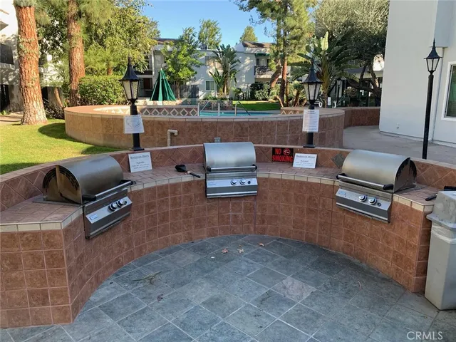 $520,000 | 18645 Hatteras Street, Unit 263, Tarzana, CA 91356