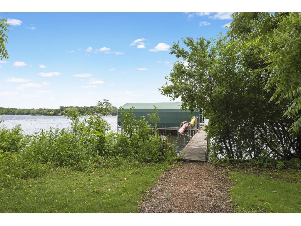 20350 Lakeview Avenue Deephaven, MN 55331 - Photo 20 of 24