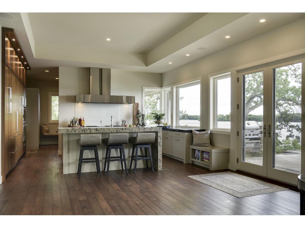 20350 Lakeview Avenue Deephaven, MN 55331 - Photo 10 of 24