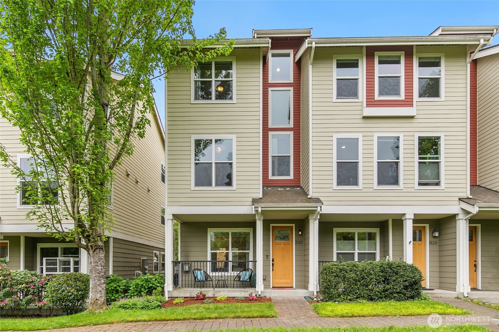 3131 Southwest Raymond Street Seattle, WA 98126 - Photo 1 of 32
