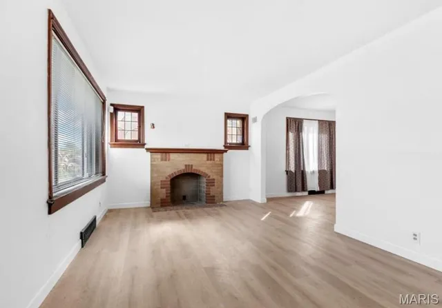 $1,550 | 5034 Queens Avenue, St. Louis, MO 63115