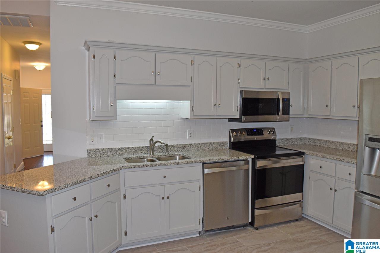 526 Hackberry Ridge Cove Birmingham, AL 35226 - Photo 4 of 23