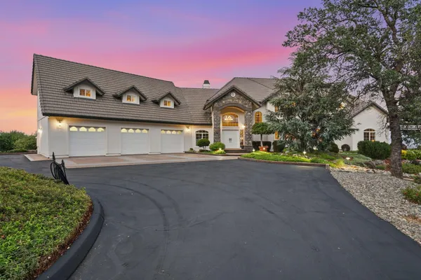 $995,000 | 15368 Mountain Shadows Drive, Redding, CA 96001