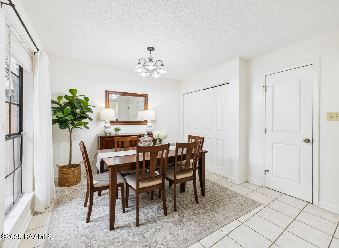 108 Shekel Drive, Unit D Lafayette, LA 70508 - Photo 4 of 5 Dining room