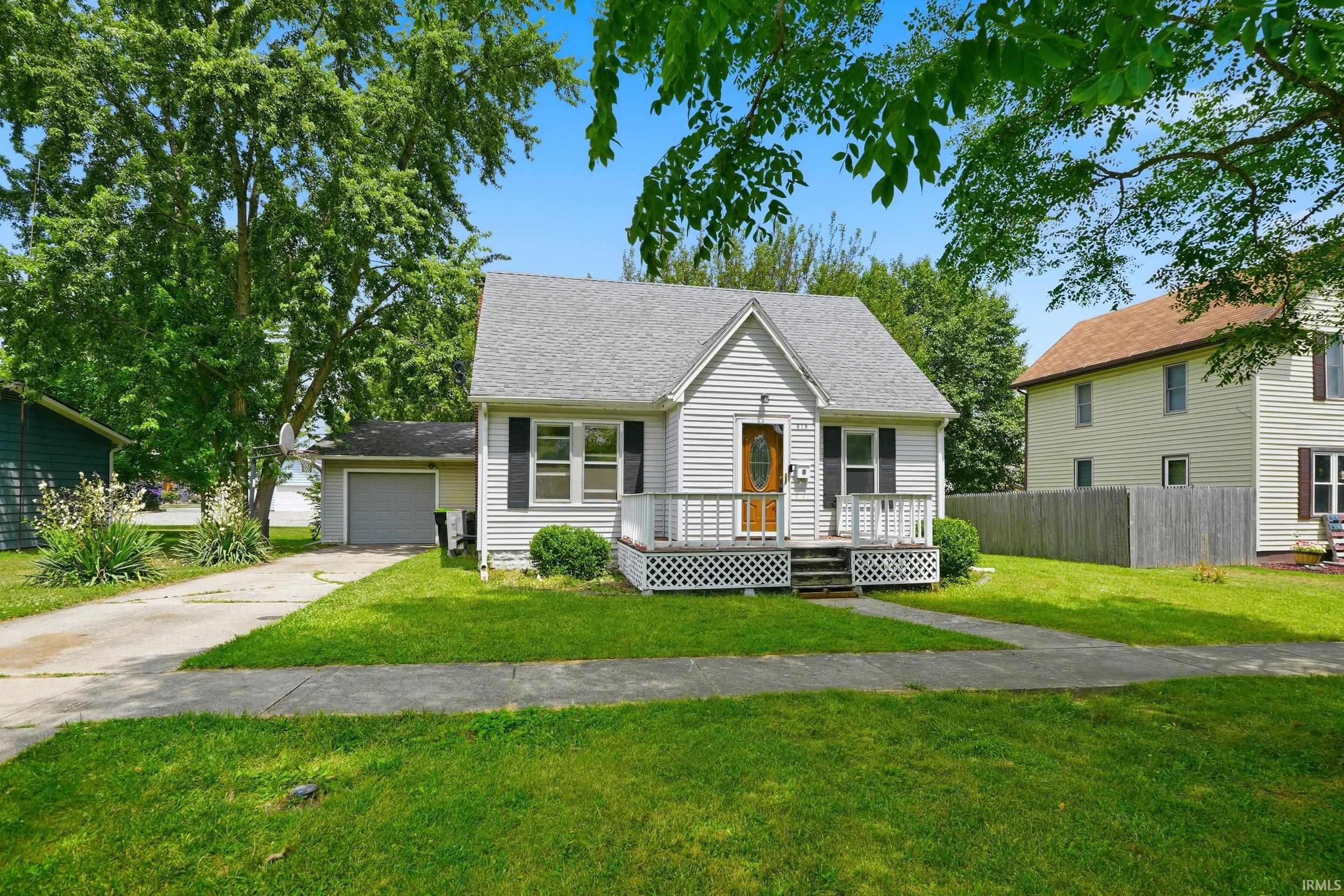 315 West Oak Street Butler, IN 46721 - Photo 2 of 41