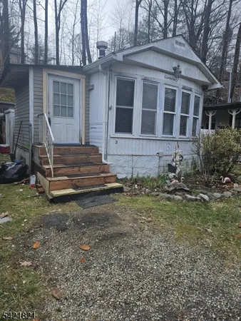 $1,400 | 113 Hamburg Turnpike, Unit 2, Butler, NJ 07405