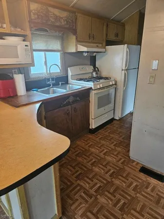 $1,400 | 113 Hamburg Turnpike, Unit 2, Butler, NJ 07405