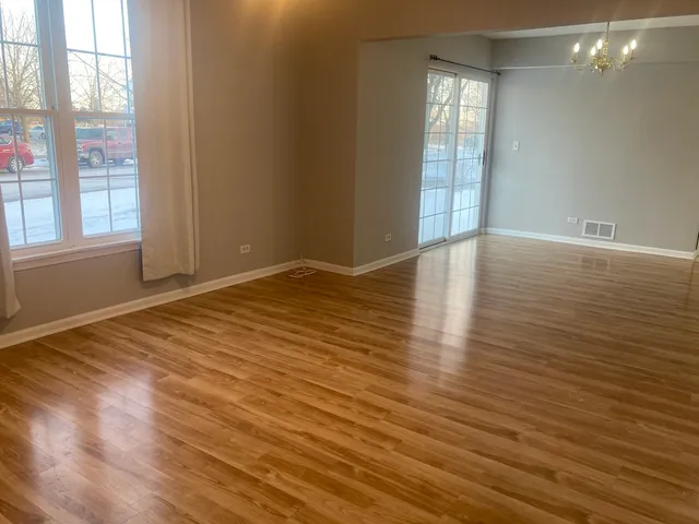 $2,900 | 1093 Symphony Drive, Unit 1093, Aurora, IL 60504