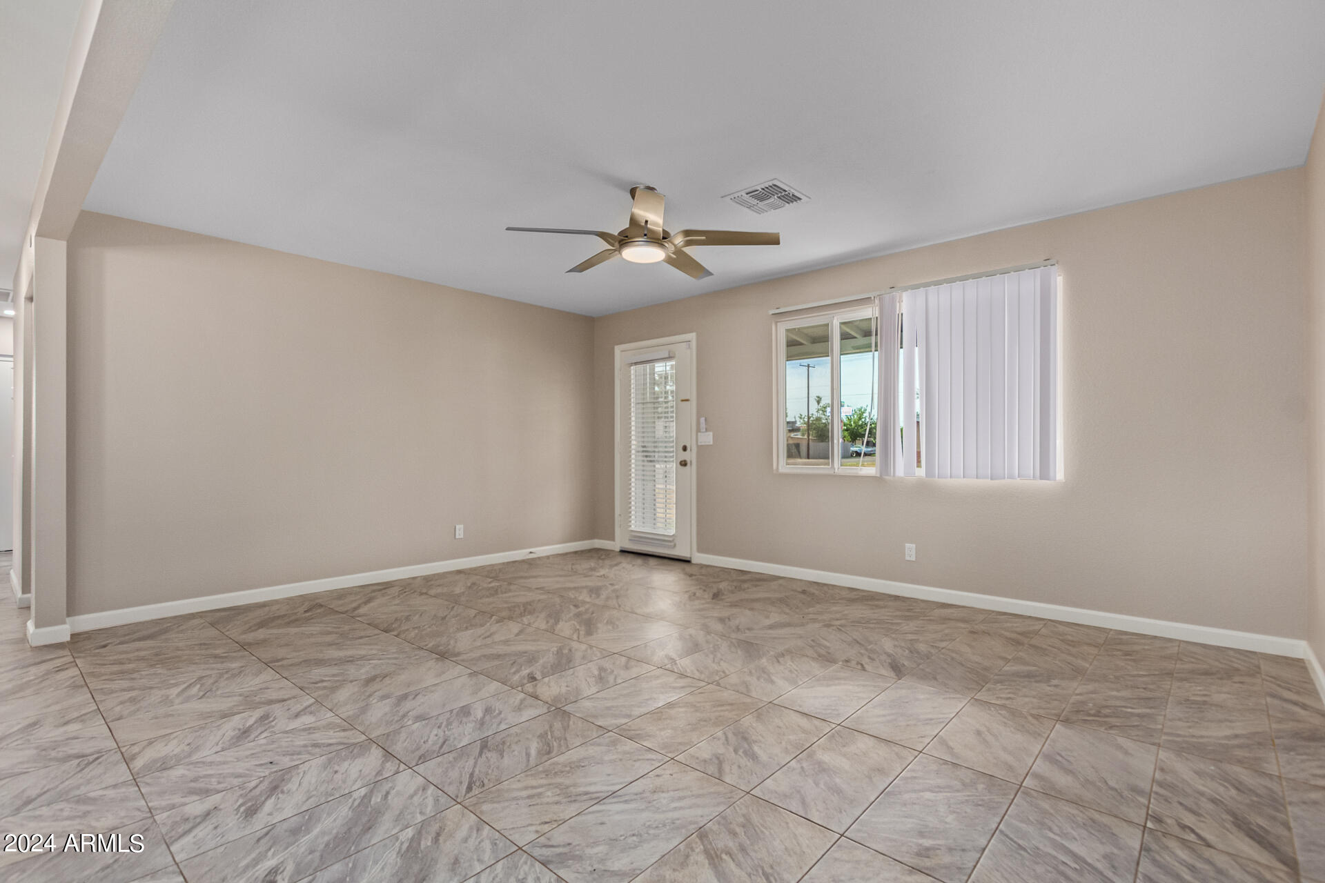 3249 West Wethersfield Road Phoenix, AZ 85029 - Photo 8 of 32 0008-08-Wethersfield