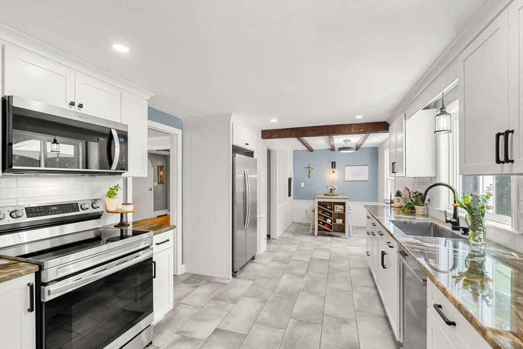 9 Towne Road Boxford, MA 01921 - Photo 5 of 40