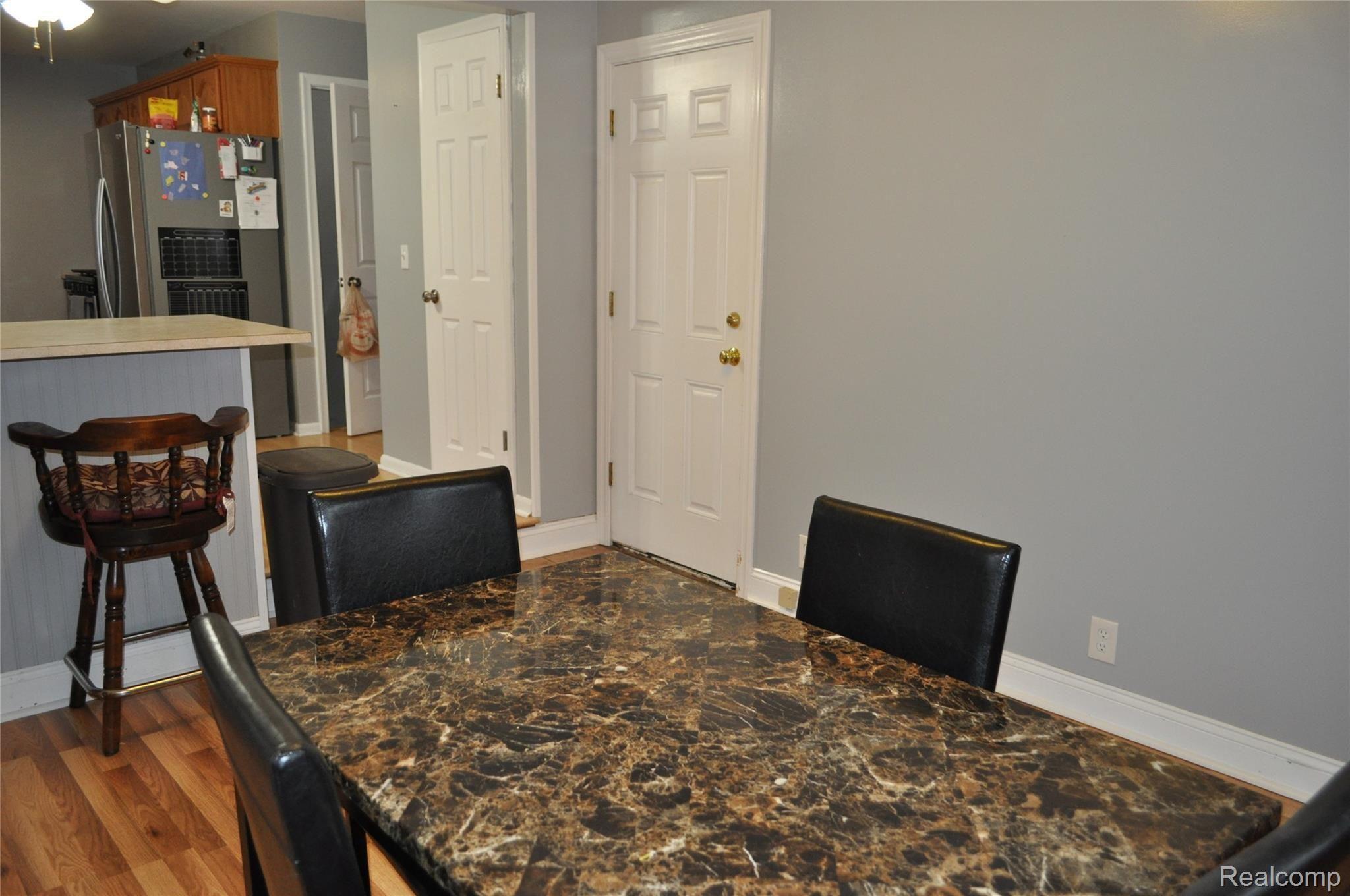 336 East River Road Flushing, MI 48433 - Photo 13 of 30 DSC_0596.JPG