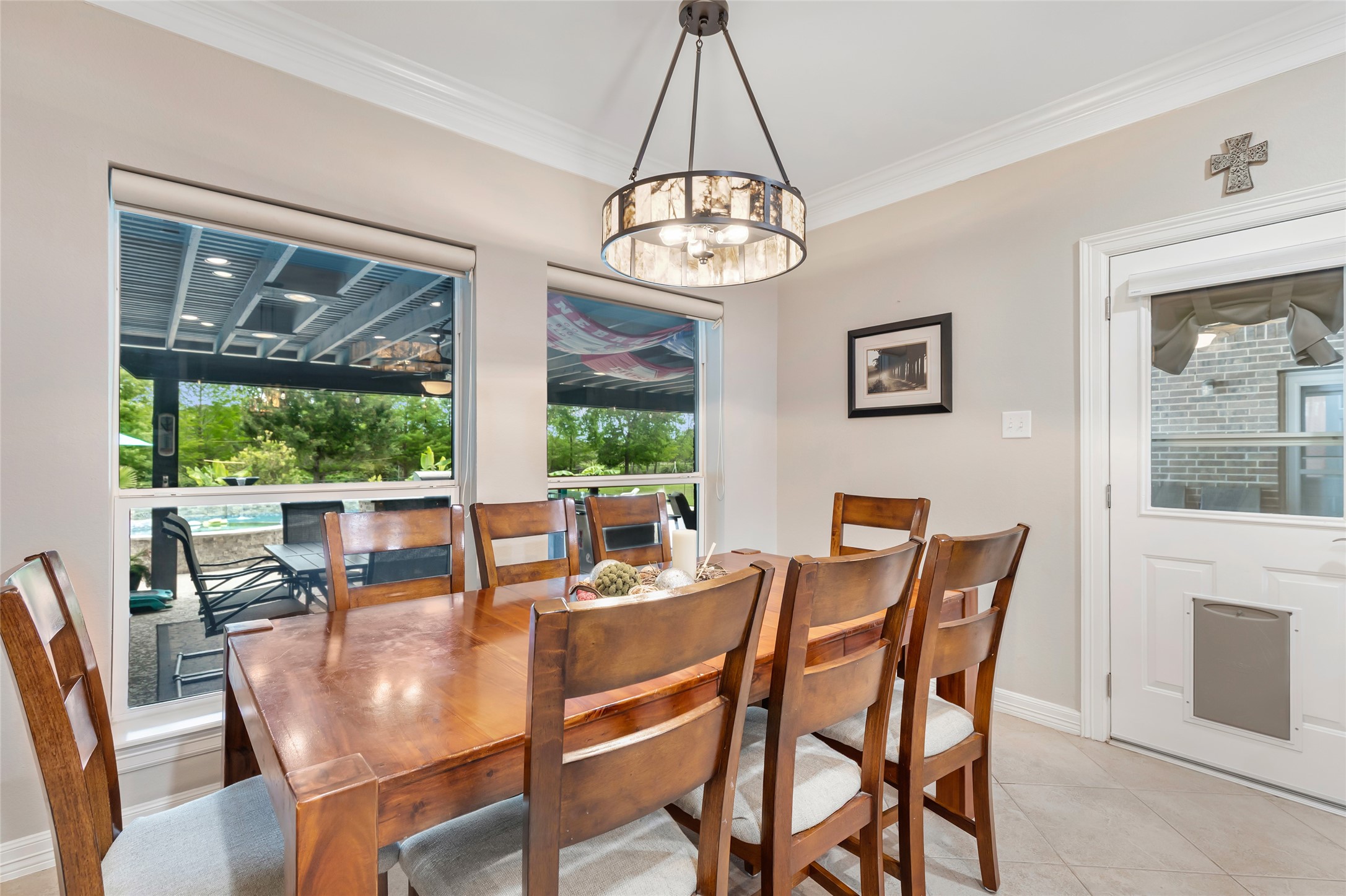 6202 Circle Back Road Baytown, TX 77523 - Photo 25 of 50 Breakfast room with pool view