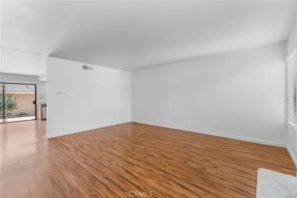 $4,400 | 5 Locust, Unit 1, Irvine, CA 92604