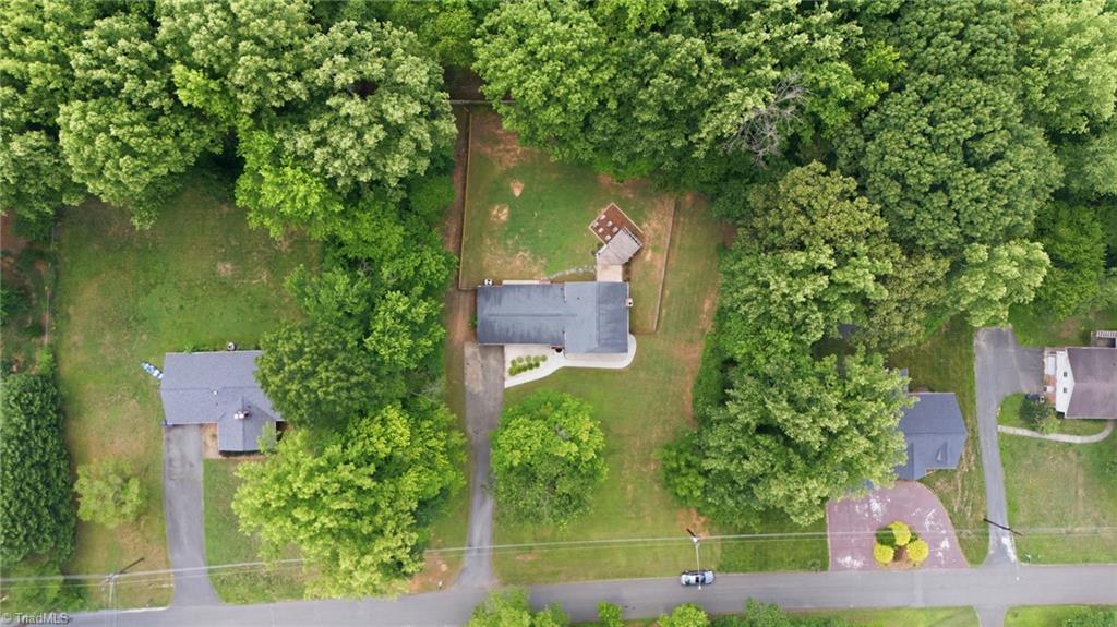 608 Alpine Road Winston-Salem, NC 27104 - Photo 3 of 41