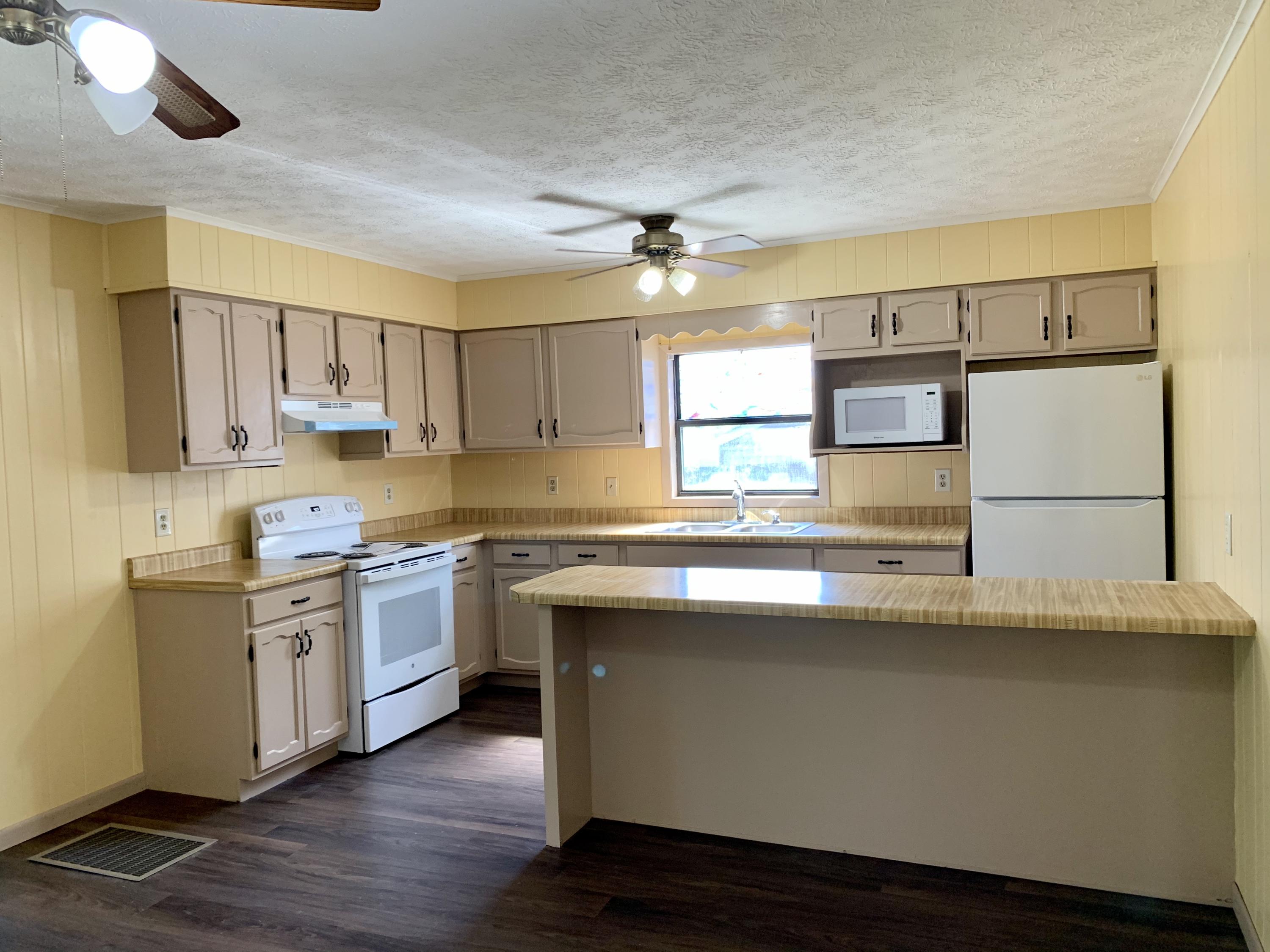 296 Camp Ridge Road La Follette, TN 37766 - Photo 11 of 28 F2A5FB85-0EA0-4304-BDA0-95FBA25D75AE