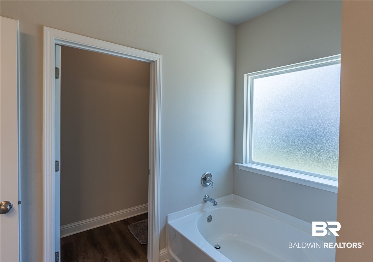 26307 Rosedown Lane Daphne, AL 36526 - Photo 18 of 37 Separate Water Closet