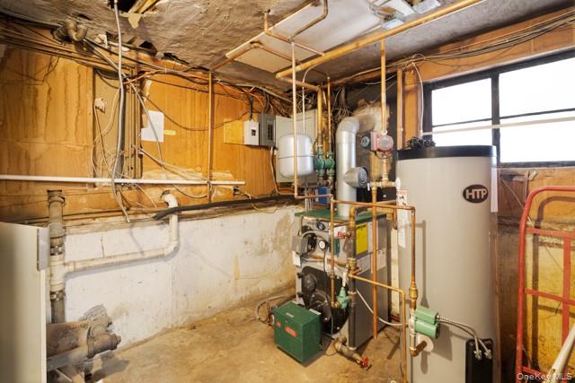 1033 Rosedale Road Valley Stream, NY 11581 - Photo 25 of 30