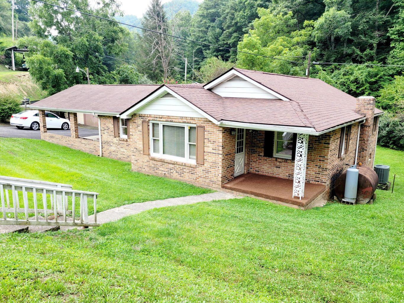 1098 Rd Branch Clinchco, VA 24226 - Photo 2 of 26 rb#2