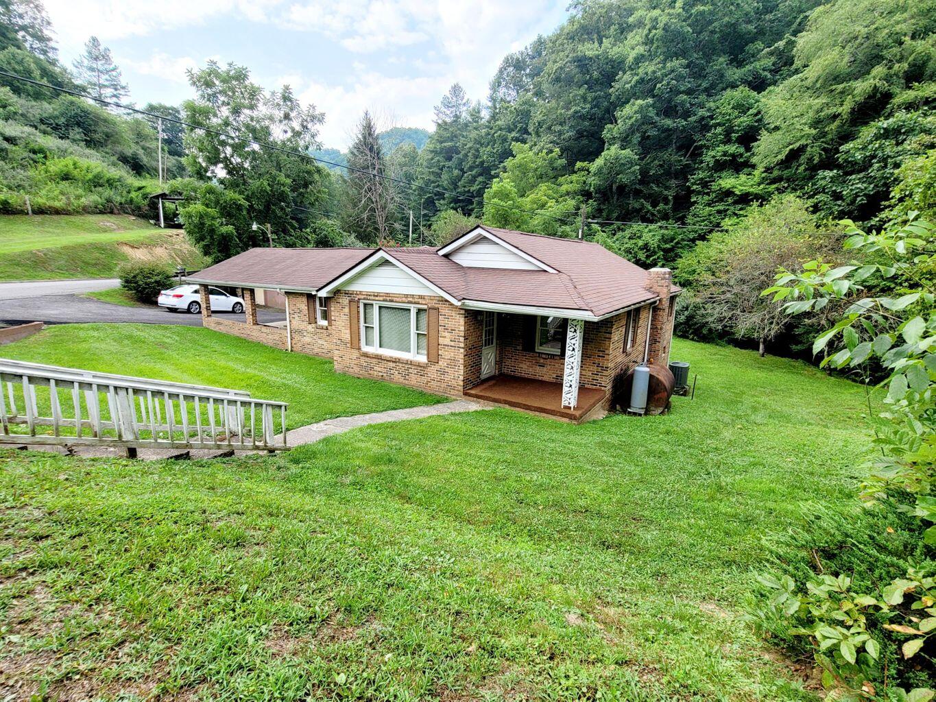 1098 Rd Branch Clinchco, VA 24226 - Photo 3 of 26 rb#3