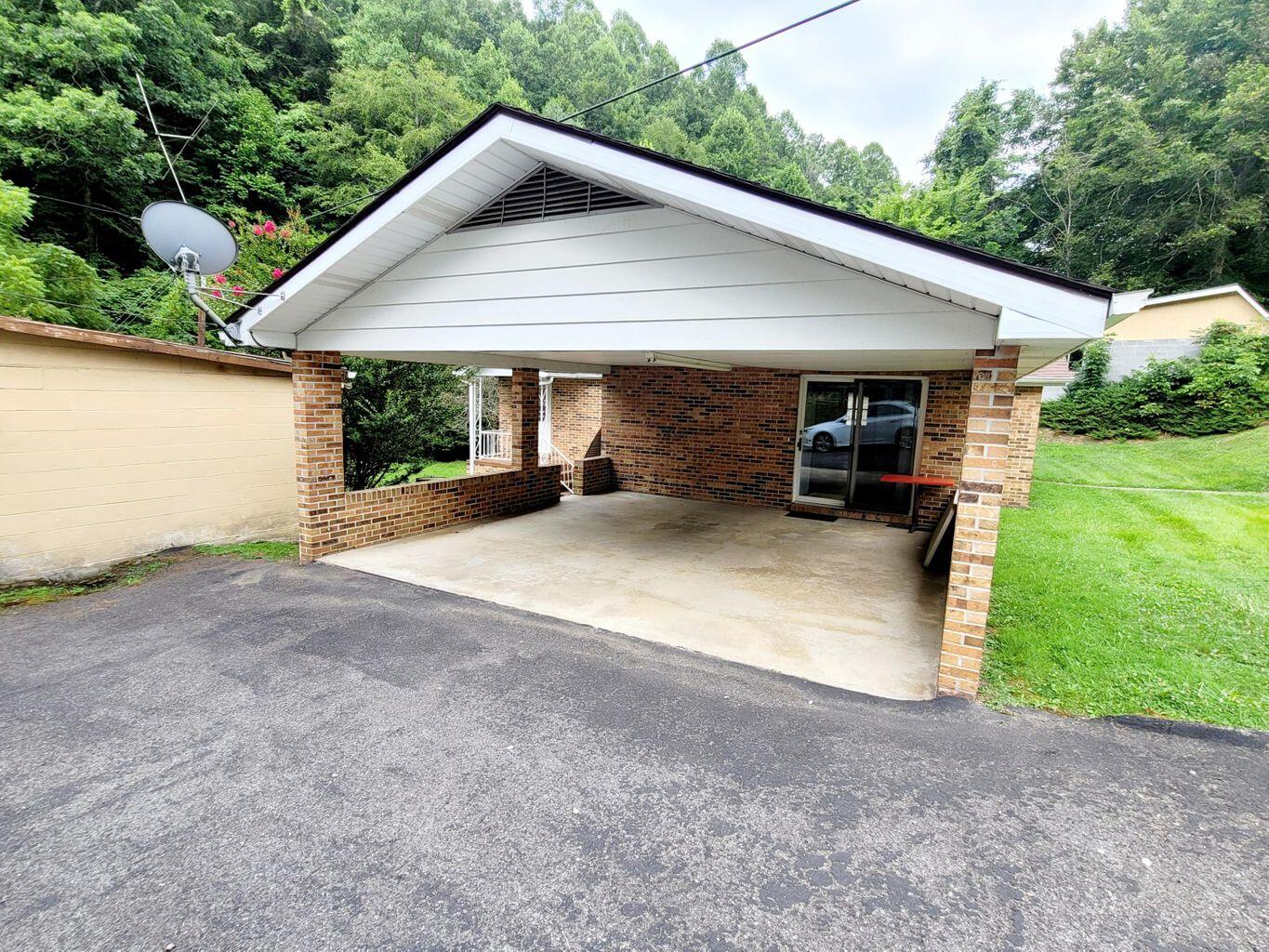 1098 Rd Branch Clinchco, VA 24226 - Photo 5 of 26 rb#5