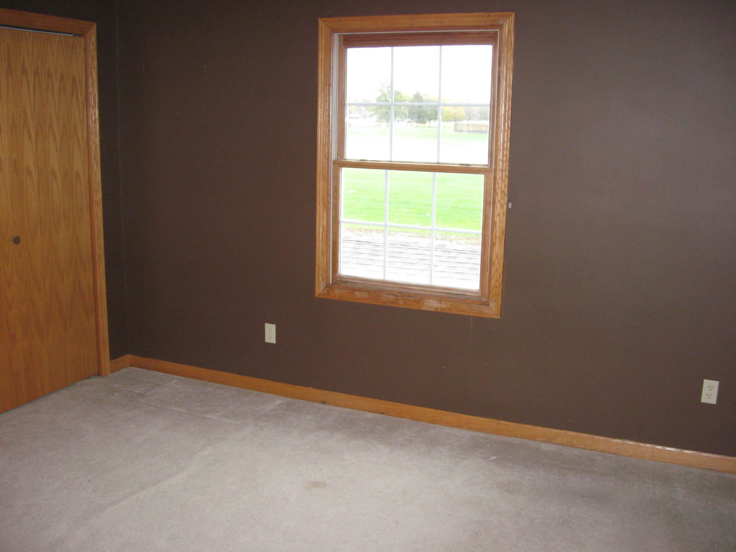 446 South Peace Road Sycamore, IL 60178 - Photo 11 of 12 an empty room with a window