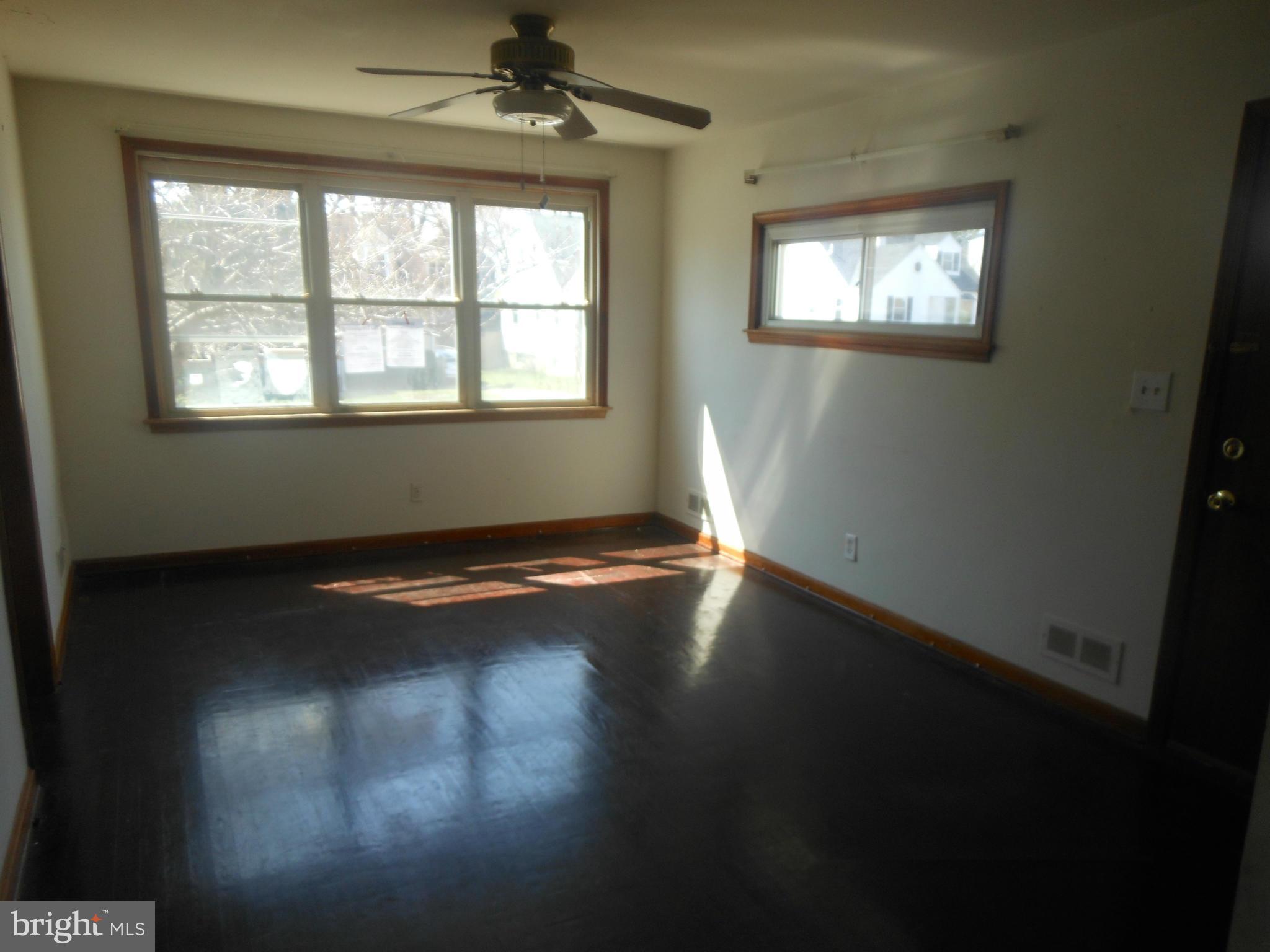 3344 Acton Road Baltimore, MD 21234 - Photo 3 of 11 Living Room