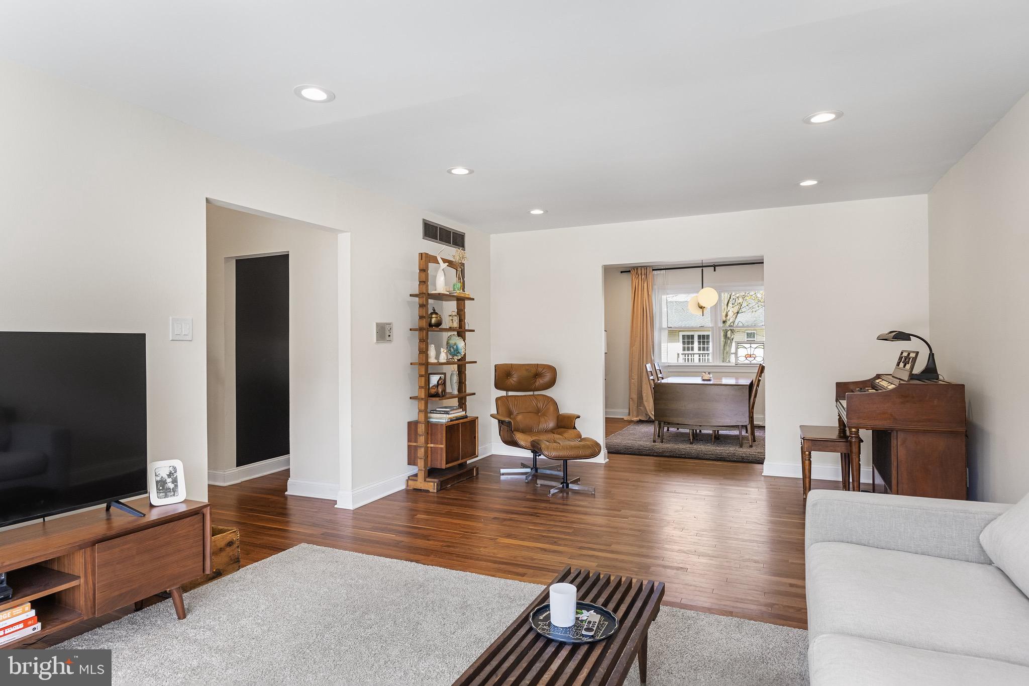 169 Canterbury Road Mount Laurel, NJ 08054 - Photo 8 of 47 a living room with furniture and a flat screen tv