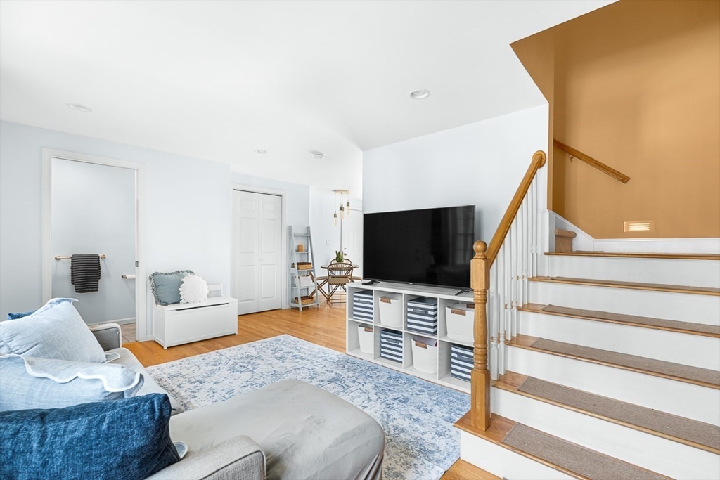 25 Gordon Road Lynn, MA 01904 - Photo 6 of 36