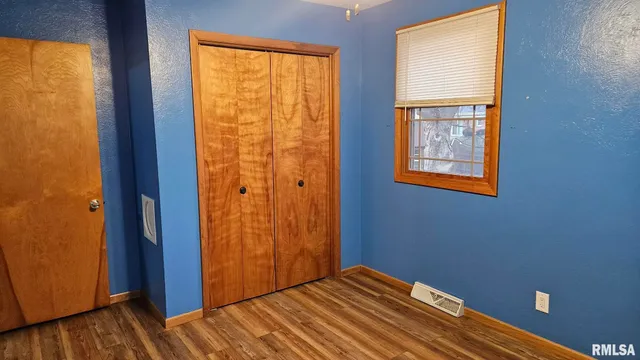 $199,000 | 221 New Salem Drive, Canton, IL 61520