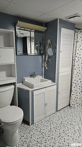 $199,000 | 221 New Salem Drive, Canton, IL 61520