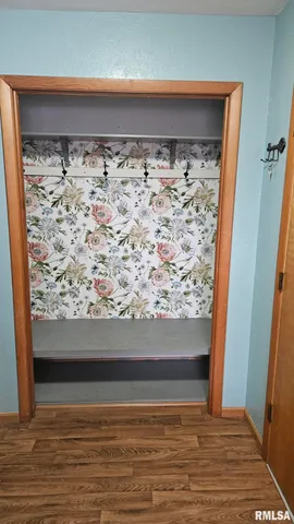 $199,000 | 221 New Salem Drive, Canton, IL 61520