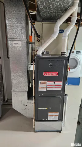 $199,000 | 221 New Salem Drive, Canton, IL 61520