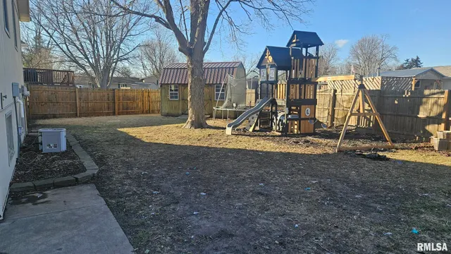 $199,000 | 221 New Salem Drive, Canton, IL 61520