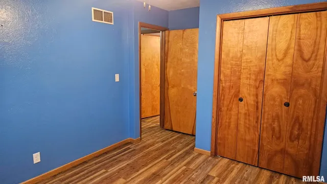 $199,000 | 221 New Salem Drive, Canton, IL 61520