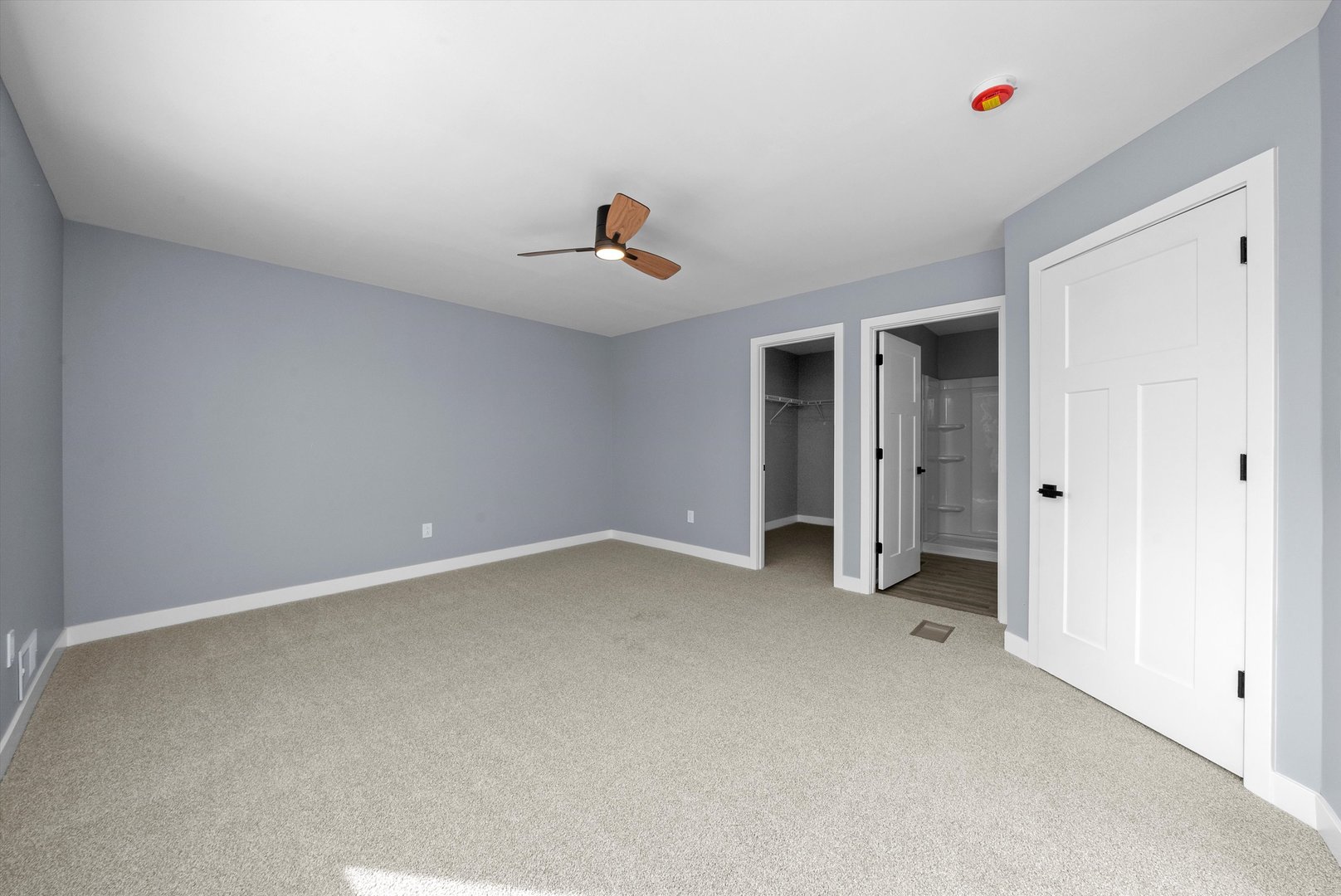 106 West Thompson Street Harvard, IL 60033 - Photo 21 of 46 a view of an empty room