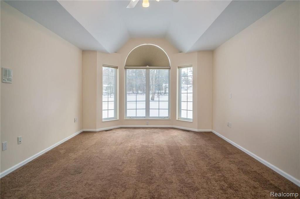 11104 Mcgregor Road Pinckney, MI 48169 - Photo 3 of 42