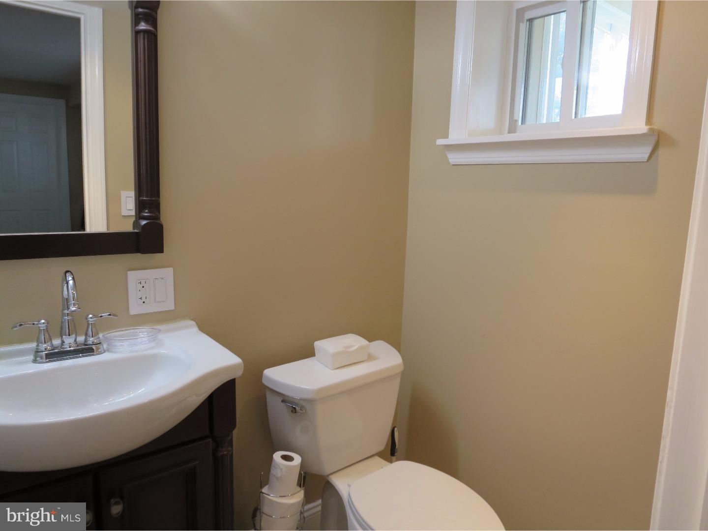 4 Hastings Road Hamilton, NJ 08620 - Photo 7 of 16 Bathroom