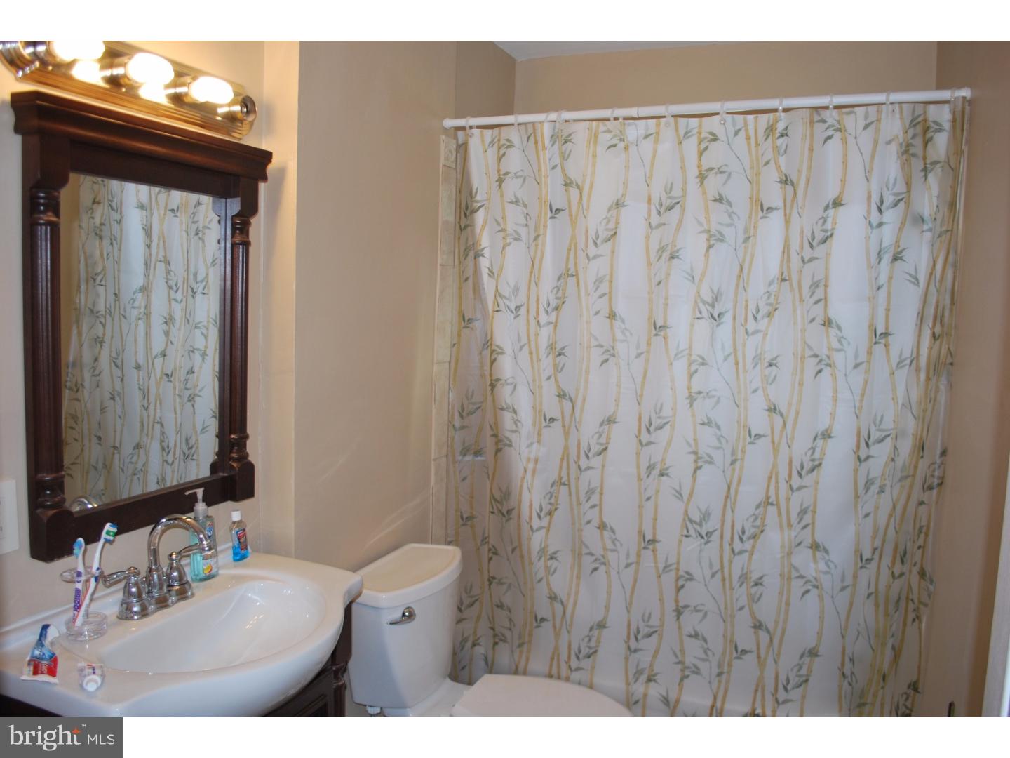 4 Hastings Road Hamilton, NJ 08620 - Photo 10 of 16 Bathroom
