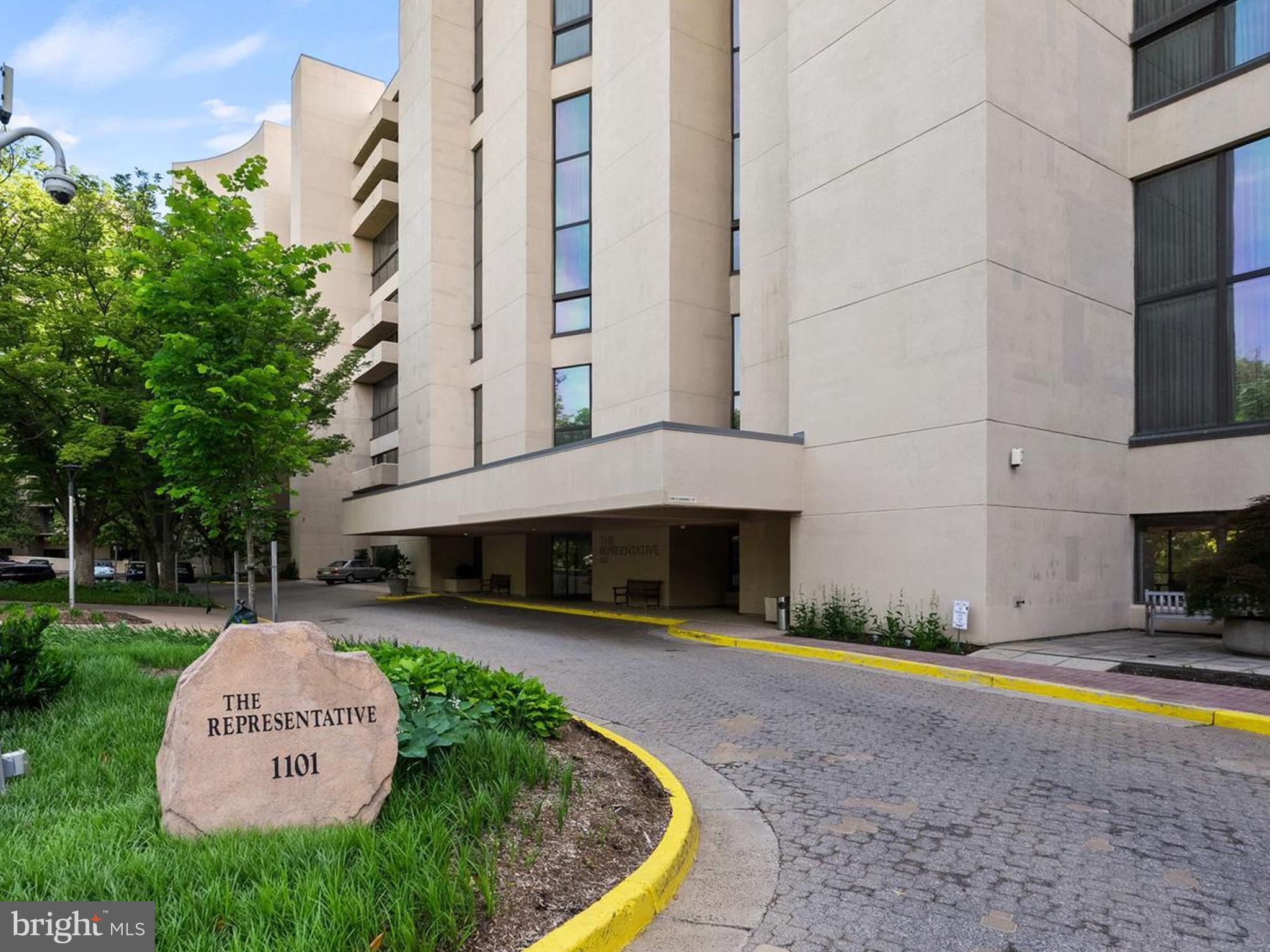 1101 South Arlington Ridge Road, Unit 804 Arlington, VA 22202 - Photo 4 of 109