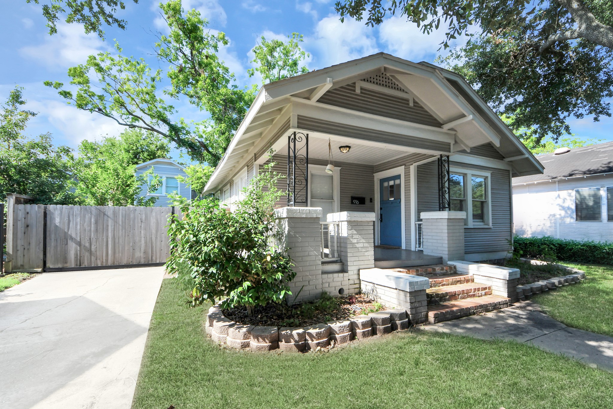 916 West Cottage Street Houston, TX 77009 - Photo 3 of 31