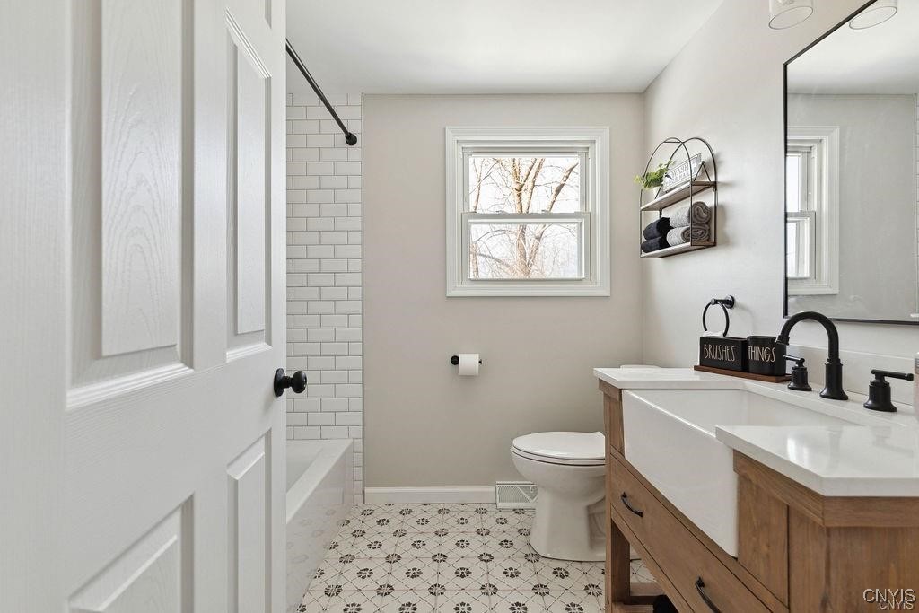 107 Jane Drive Camillus, NY 13219 - Photo 14 of 37