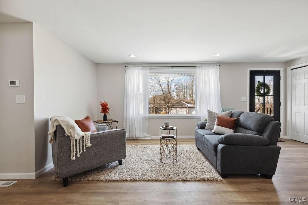 107 Jane Drive Camillus, NY 13219 - Photo 8 of 37