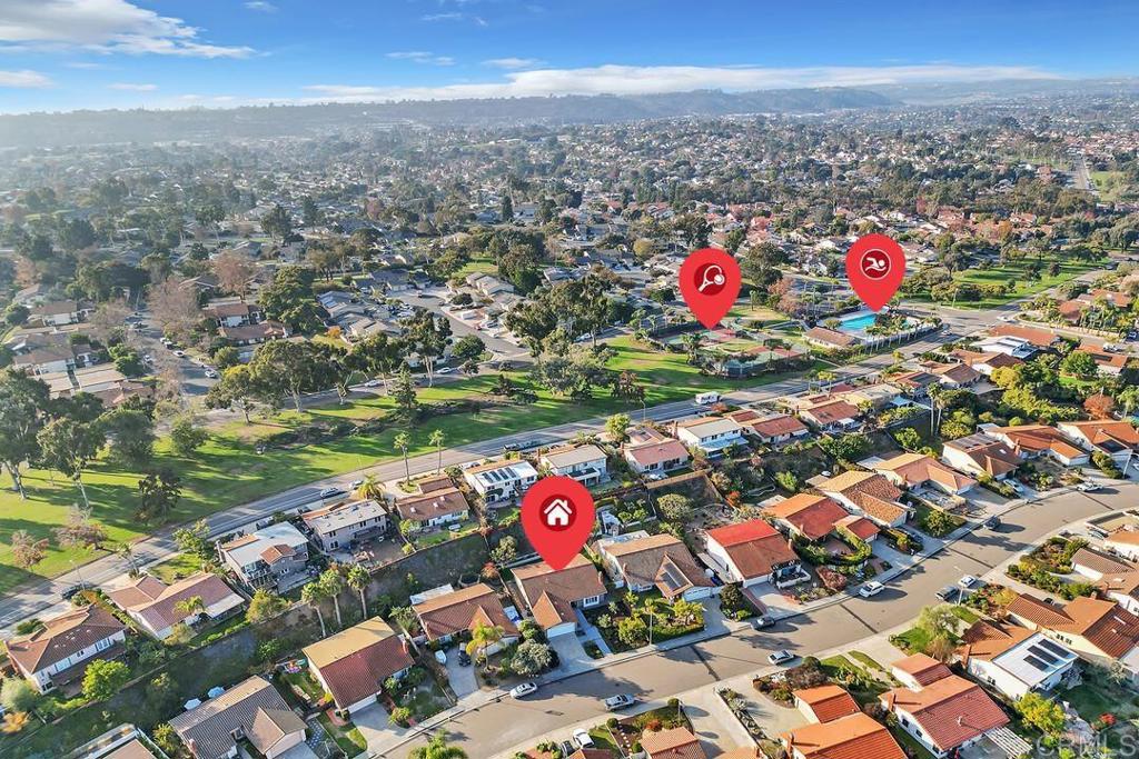 340 Trailview Road Encinitas, CA 92024 - Photo 33 of 35 an aerial view of residential houses with outdoor space and street view