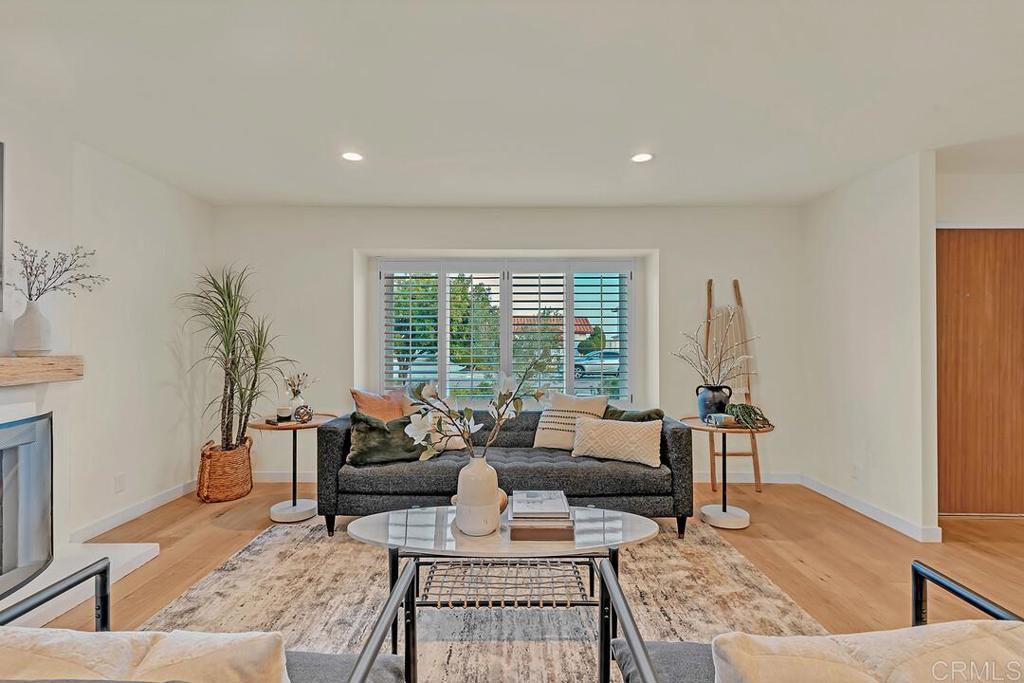 340 Trailview Road Encinitas, CA 92024 - Photo 8 of 35 a living room with furniture and a large window
