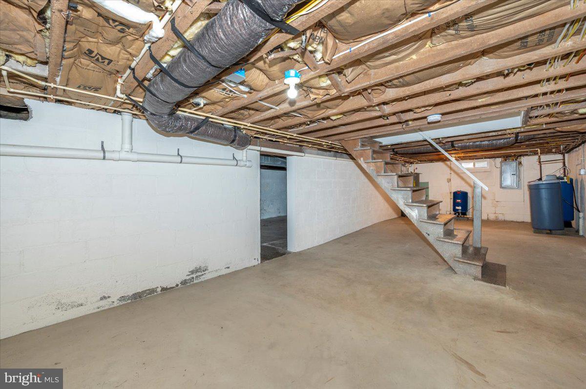 12514 Creagerstown Road Thurmont, MD 21788 - Photo 35 of 57 a view of a garage