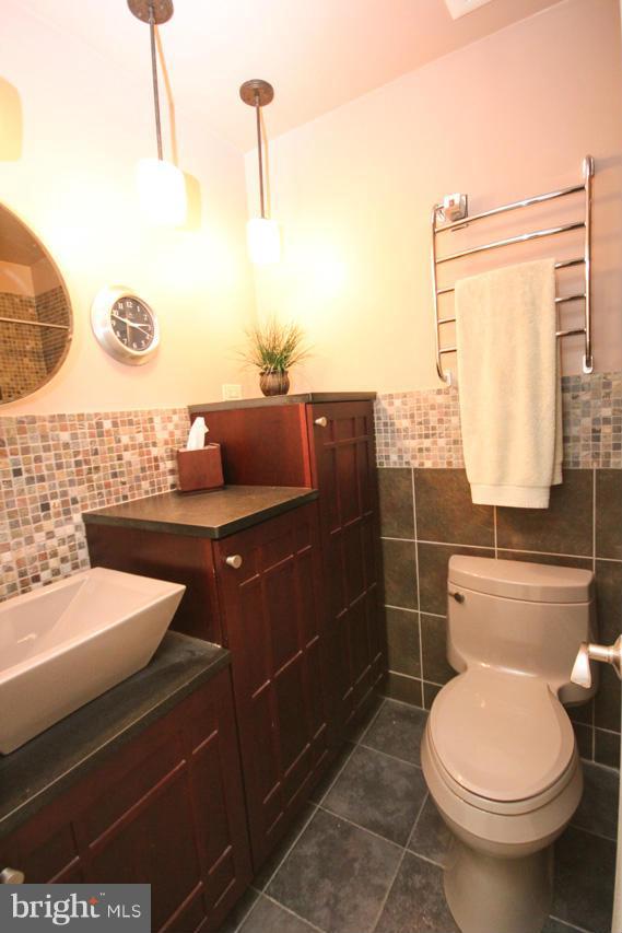 9450 St Andrews Way Silver Spring, MD 20901 - Photo 20 of 30 Hall Bath